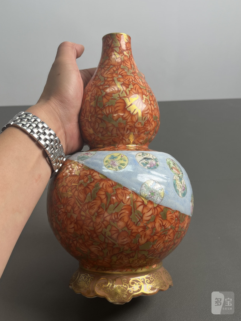 民国  木纹釉粉彩皮球花包袱瓶 - 图4